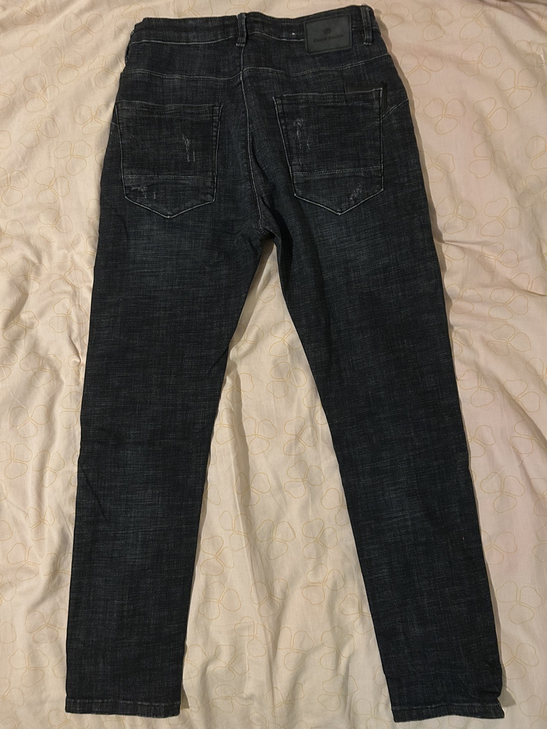 Men's Distressed Dark Wash Jeans - Size 32 - photo 2