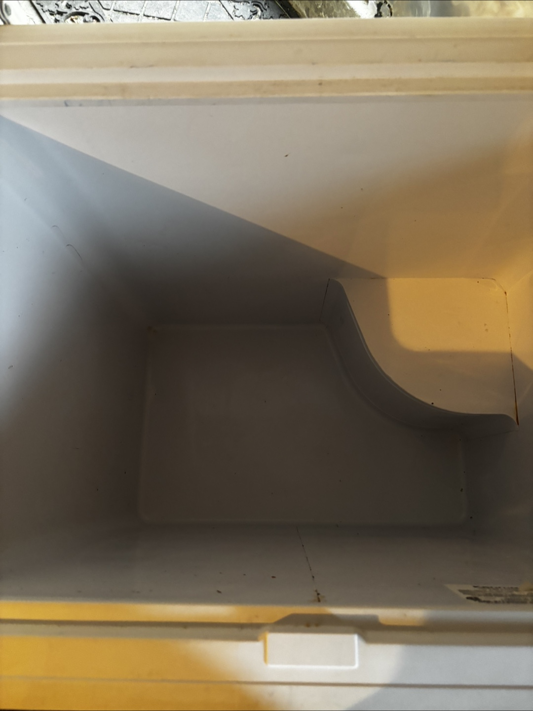 White Chest Freezer - photo 3