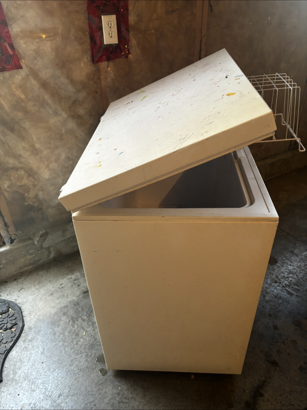White Chest Freezer - photo 4