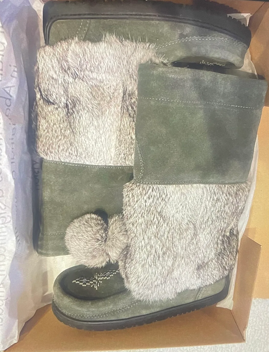 Manitobah Mukluks Women's Charcoal Suede Boots Size 7 thumbnail