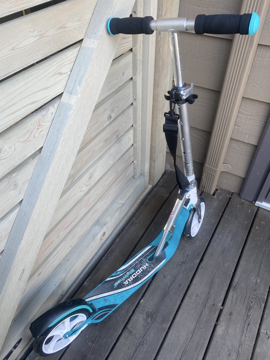 Huora Razor “Big Kids” Scooter - photo 2