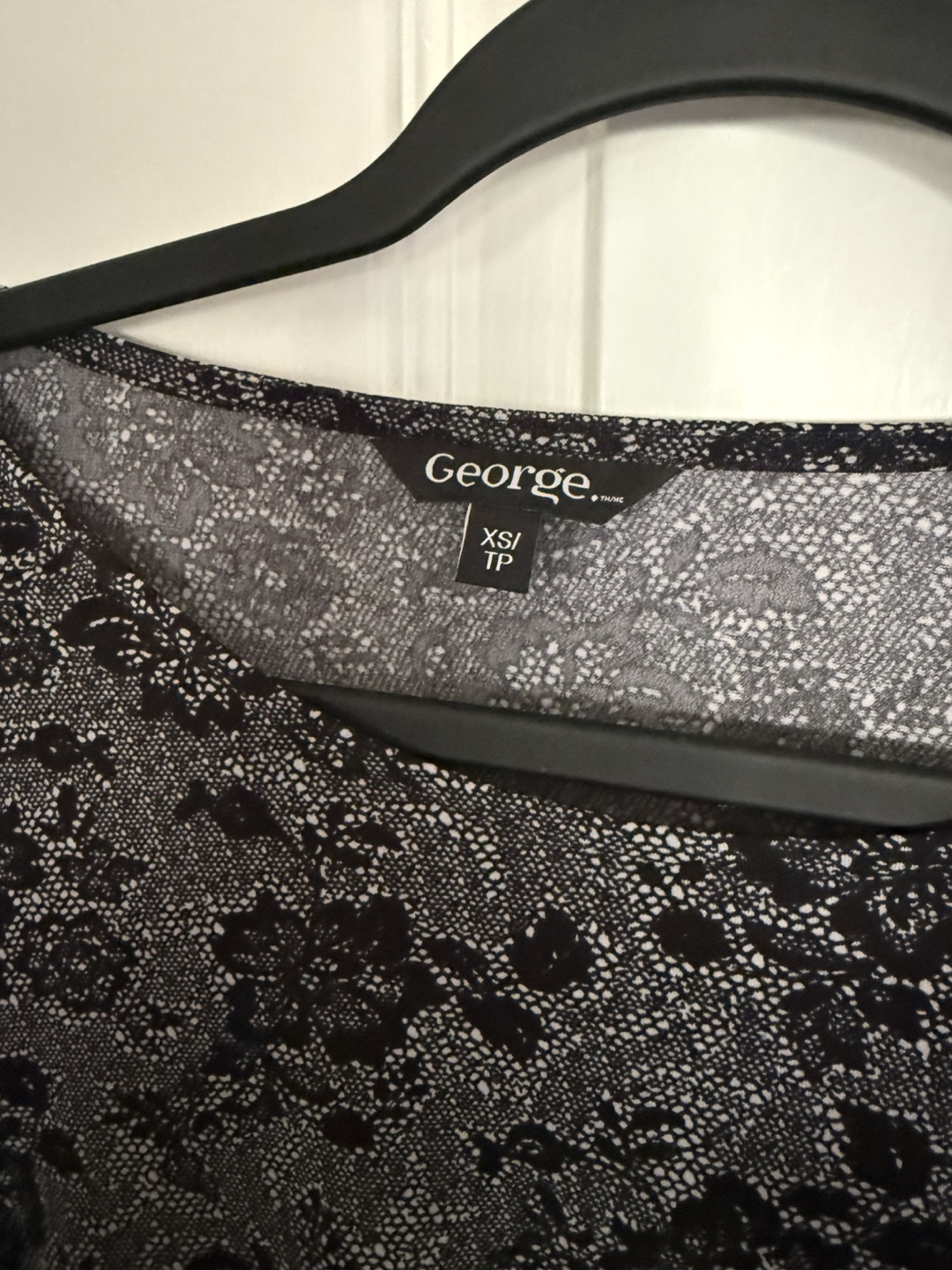Women's XS Black & Grey pattern top Blouse - photo 2