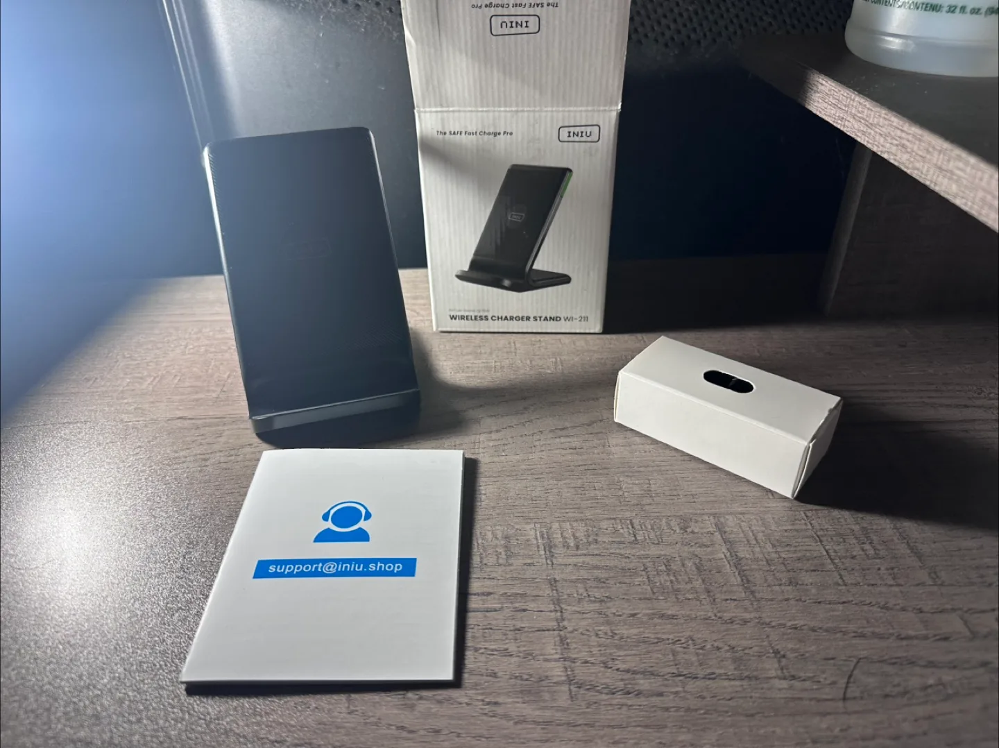 INIU Wireless Charger Stand BNIB image indicator(3)