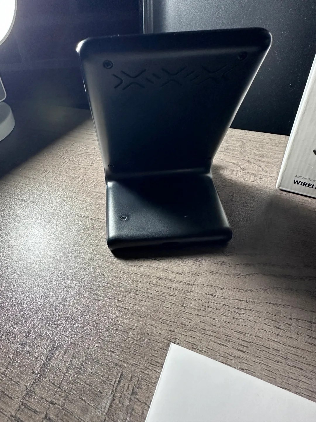 INIU Wireless Charger Stand BNIB image indicator(2)