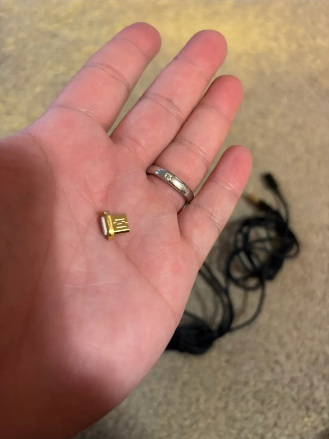 USB-C to 3.5mm TRRS Headphone Jack Adapter Cable image indicator(4)