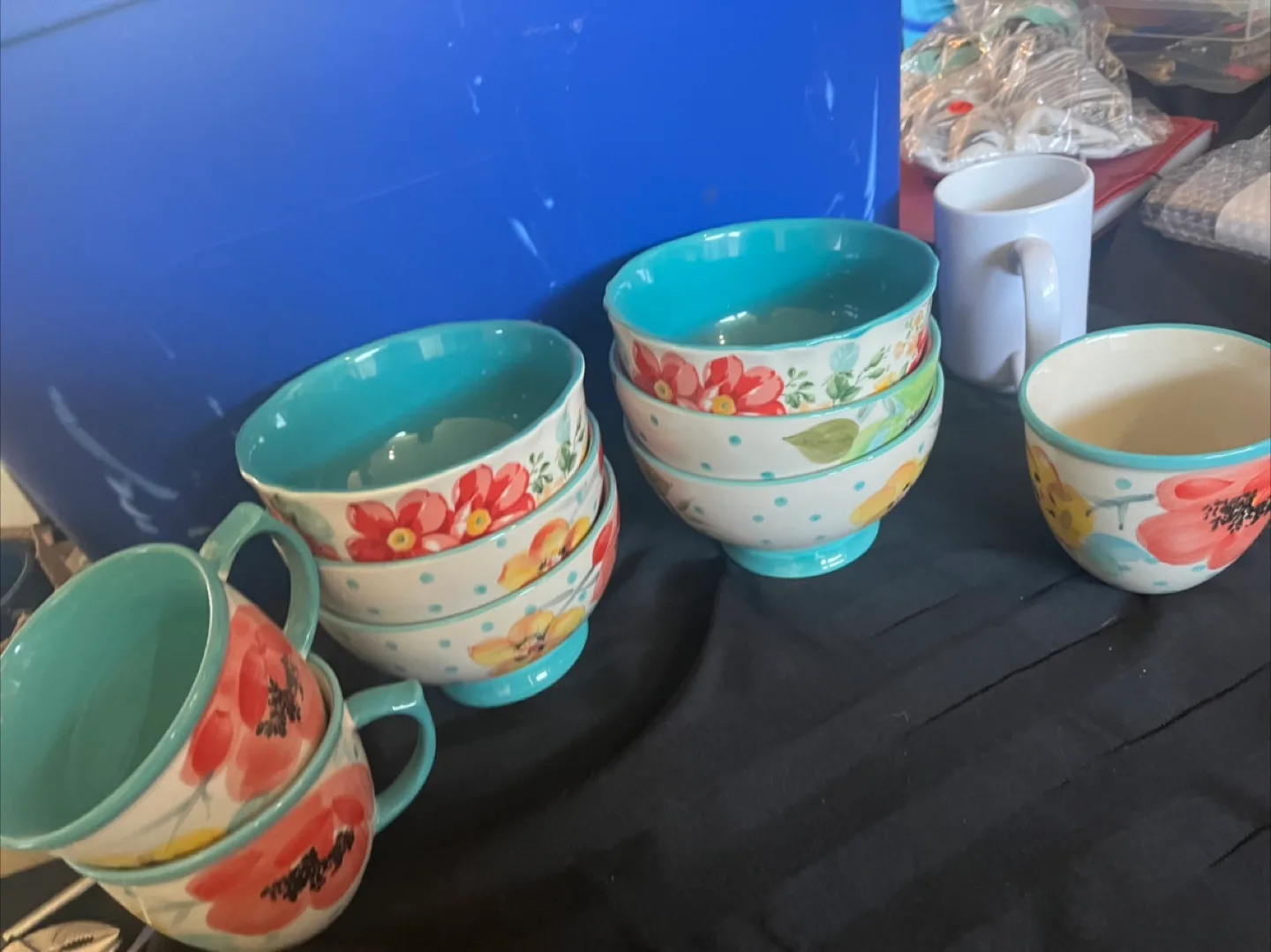 The Pioneer Woman Vintage Floral Bowls and Mugs image indicator(6)