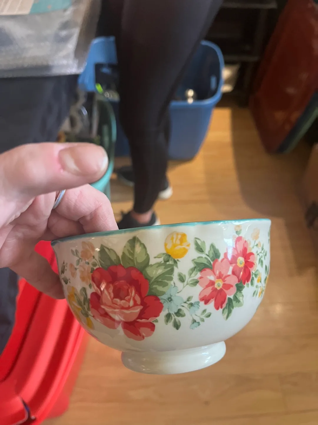 The Pioneer Woman Vintage Floral Bowls and Mugs image indicator(7)