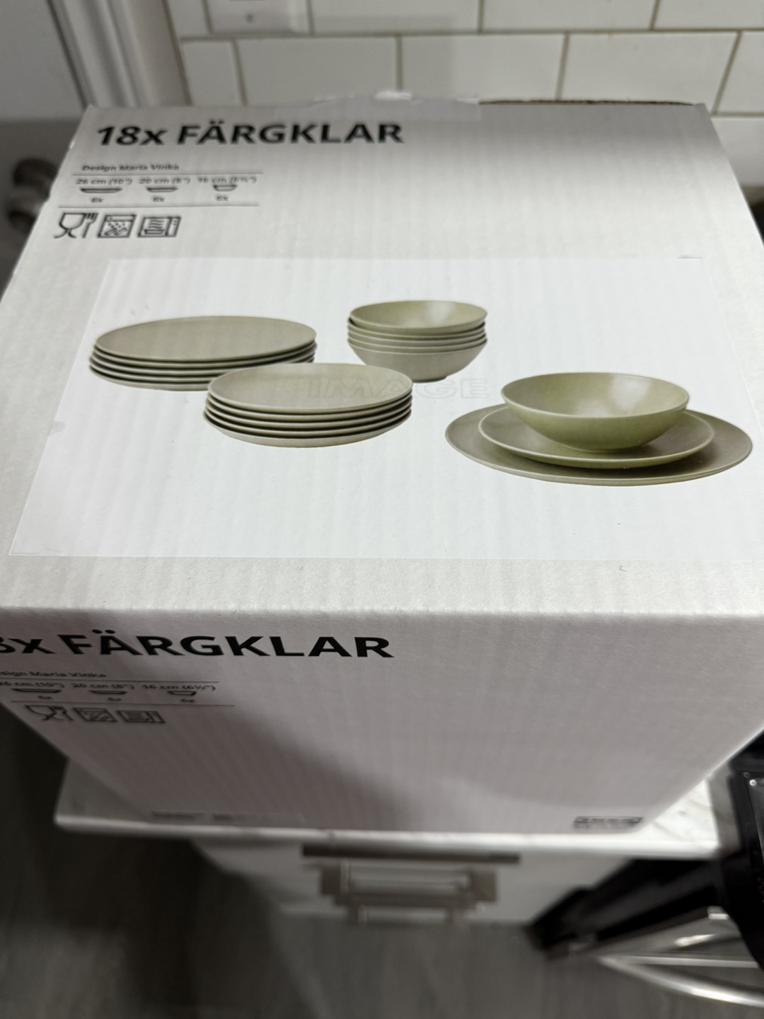 IKEA FÄRGLAR 18-piece Dinnerware Set - Olive Green