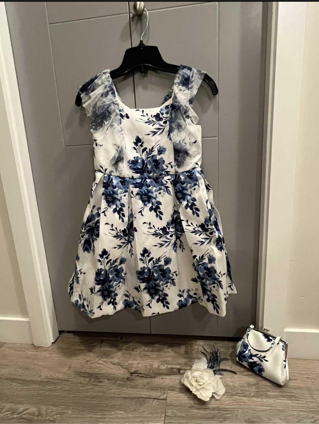 Blue Floral Dress, Purse, and Hair Clip Set. Fits 6-8 yo - photo 5