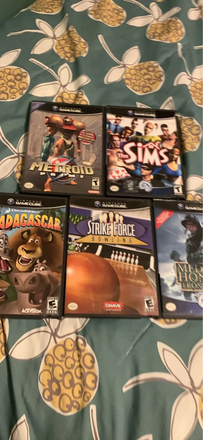 Nintendo GameCube Games - Metroid Prime, The Sims, Madagascar thumbnail