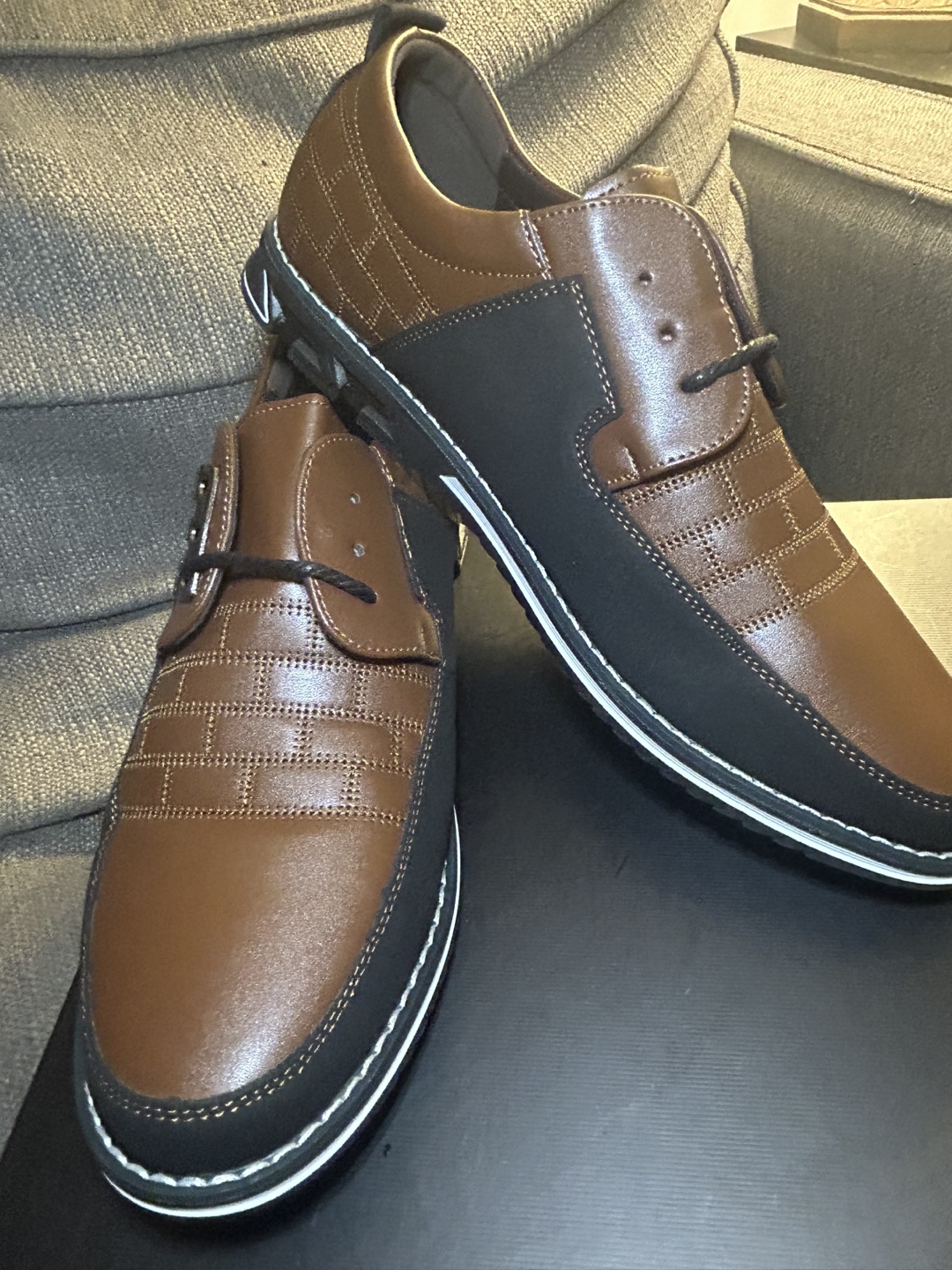 Men’s casual dress shoes - size 9 (43)