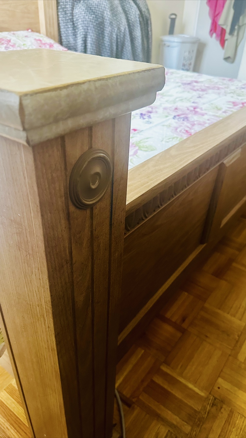 King-size Wooden Bed Frame - photo 4