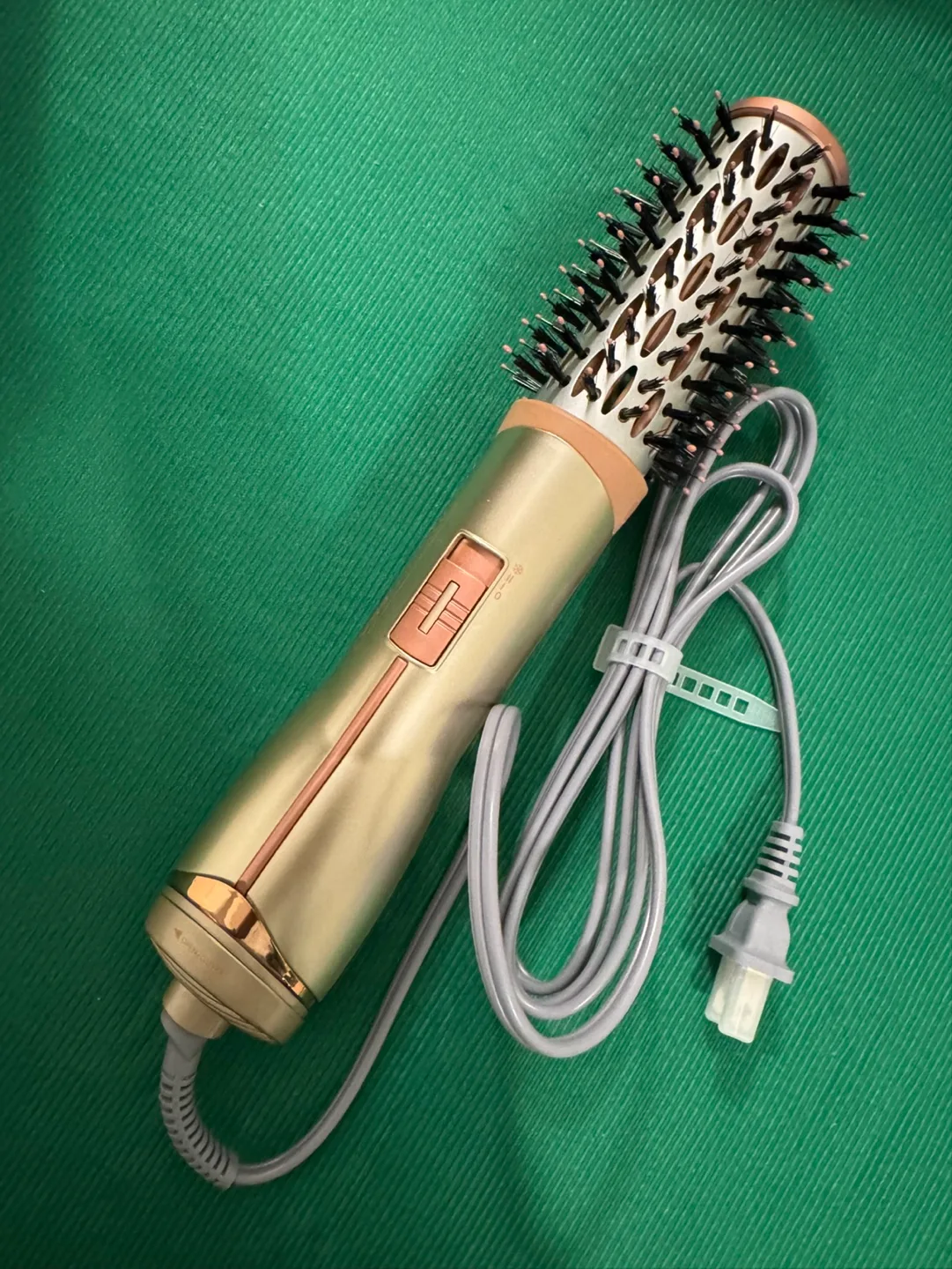 Infinitipro by Conair Hot Air Brush image indicator(3)