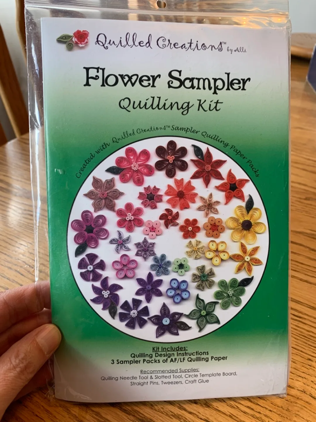 Quilled Creations Flower Sampler Quilling Kit #251 thumbnail