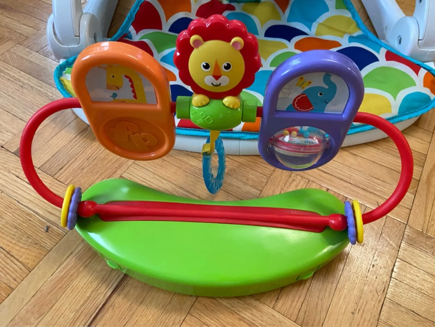 Fisher-Price Sit-Me-Up Floor Seat with Toy Bar image indicator(2)