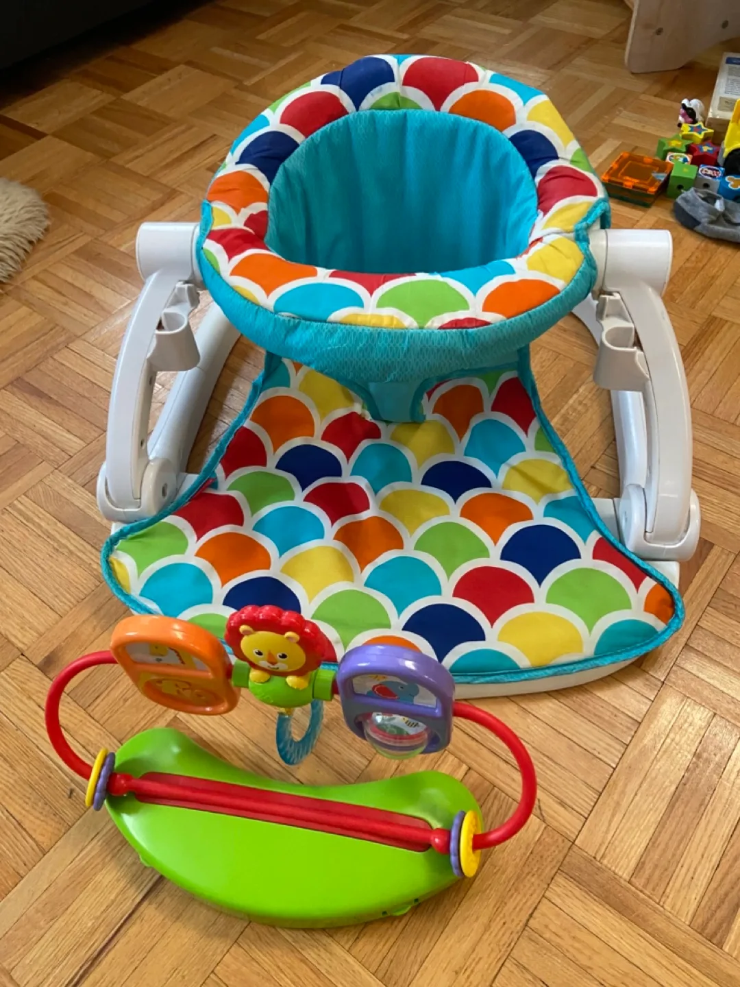 Fisher-Price Sit-Me-Up Floor Seat with Toy Bar image indicator(3)