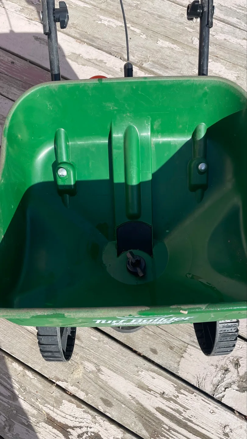 For Sale: Scotts Turf Builder Mini EdgeGuard Broadcast Spreader image indicator(2)