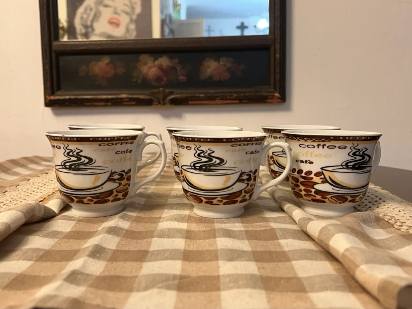 Vintage tea cups or expreso coffe capuccino image indicator(3)