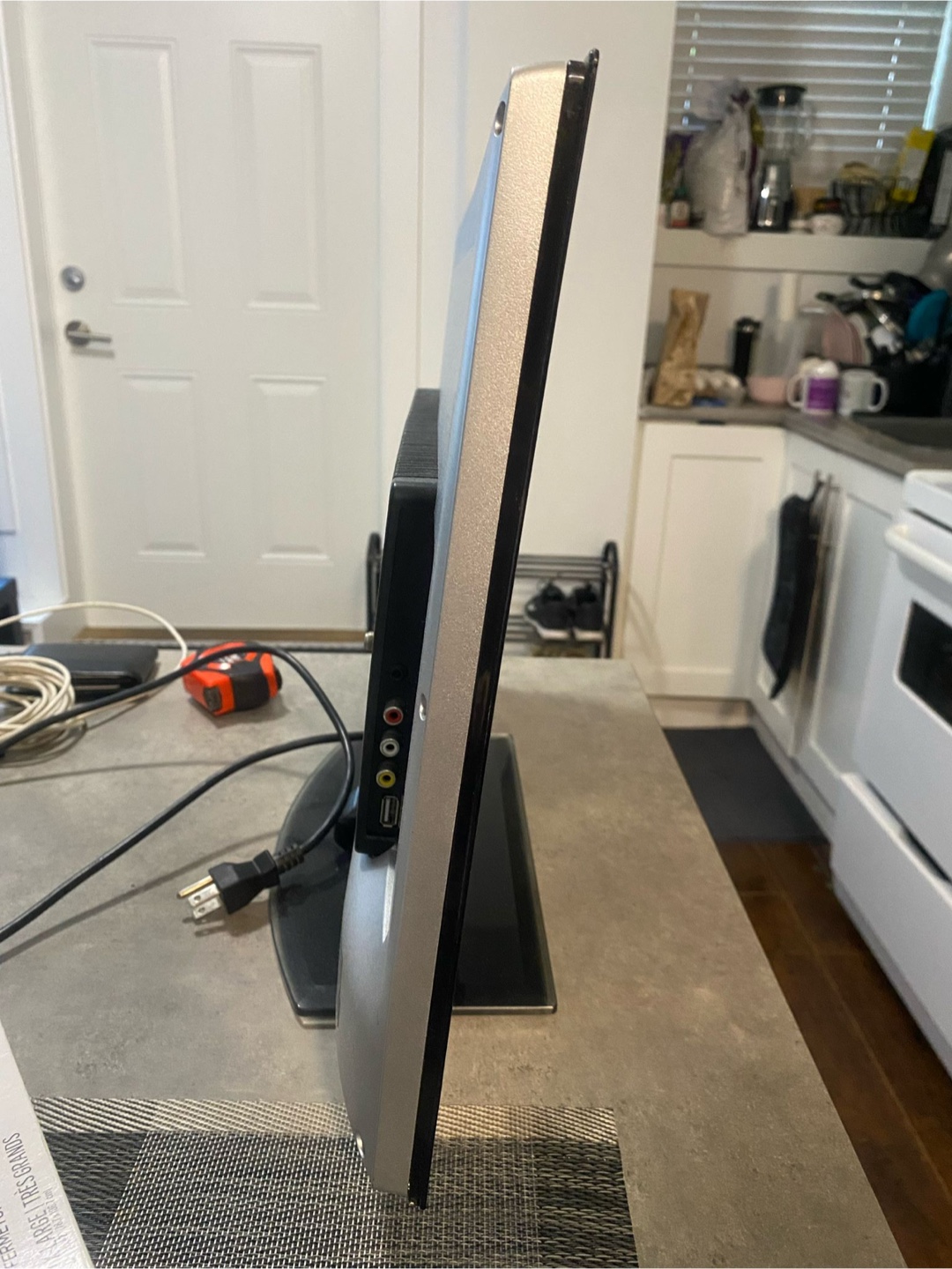 SEIKI LE24G90 24-inch LCD HDTV - photo 4