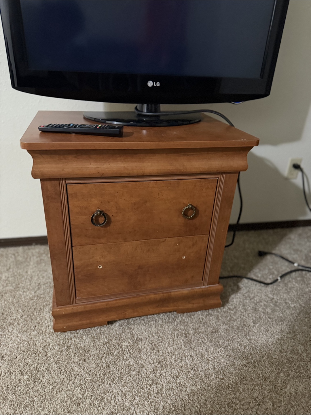 LG LCD HDTV with remote - photo 3