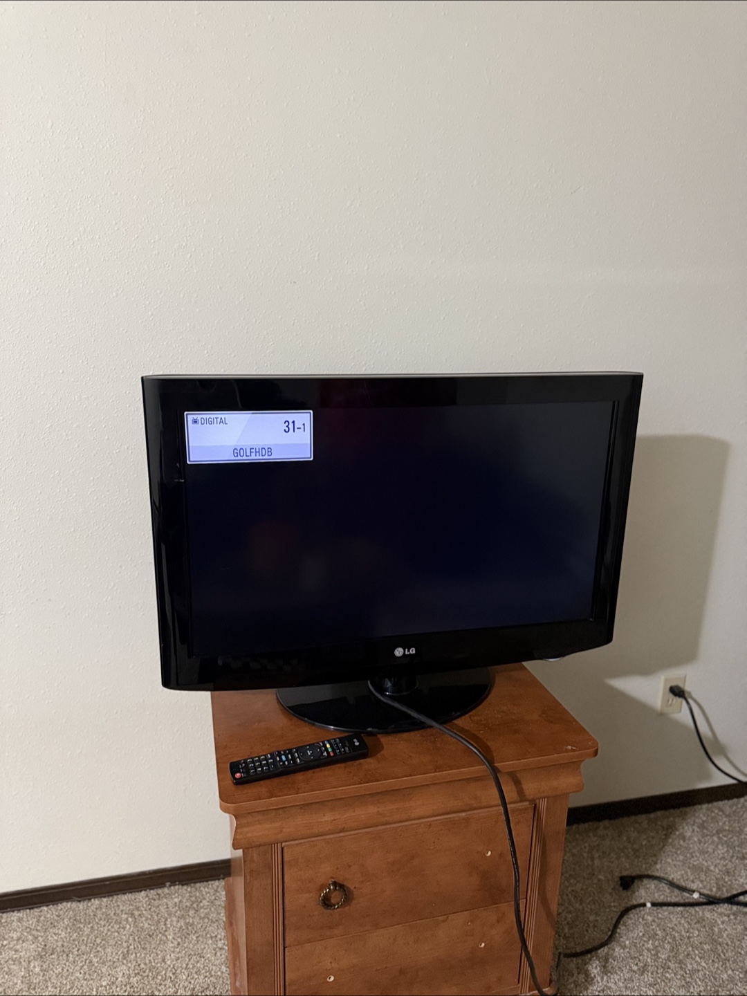 LG LCD HDTV with remote - photo 2