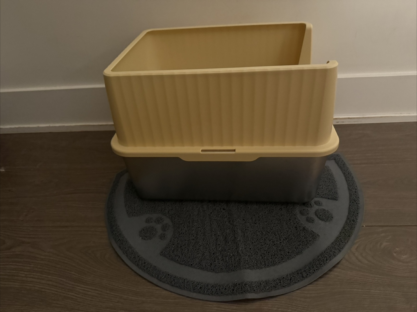 FREE Stainless Steel Litter Box with Scoop and Mat - photo 3