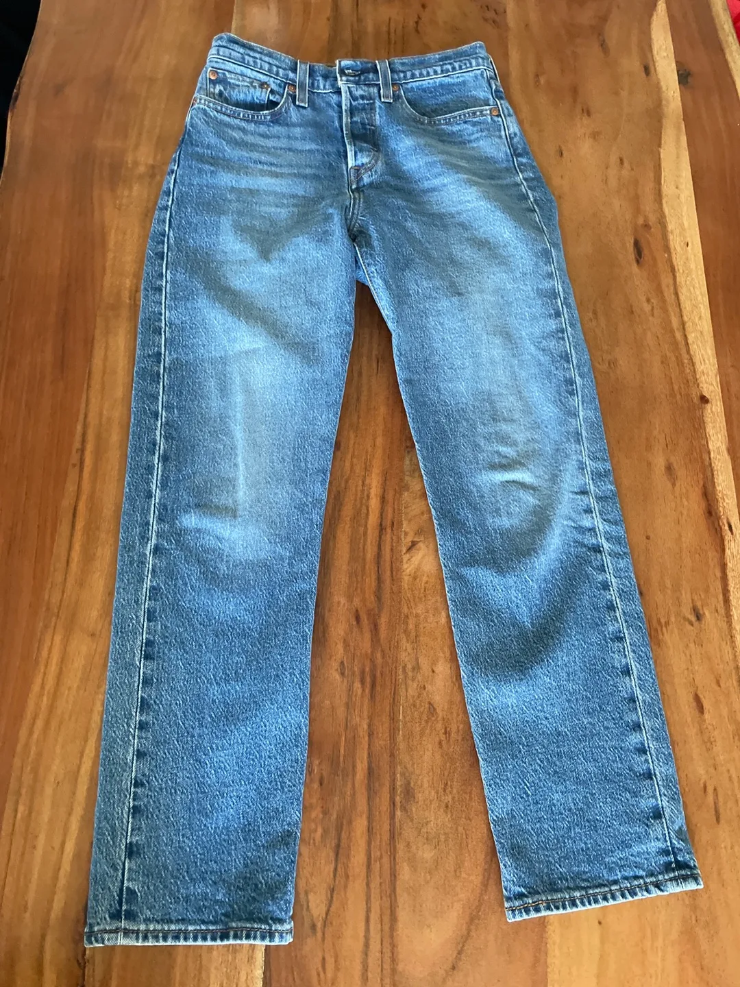 Levi's Wedgie Straight Jeans - Size 25 thumbnail
