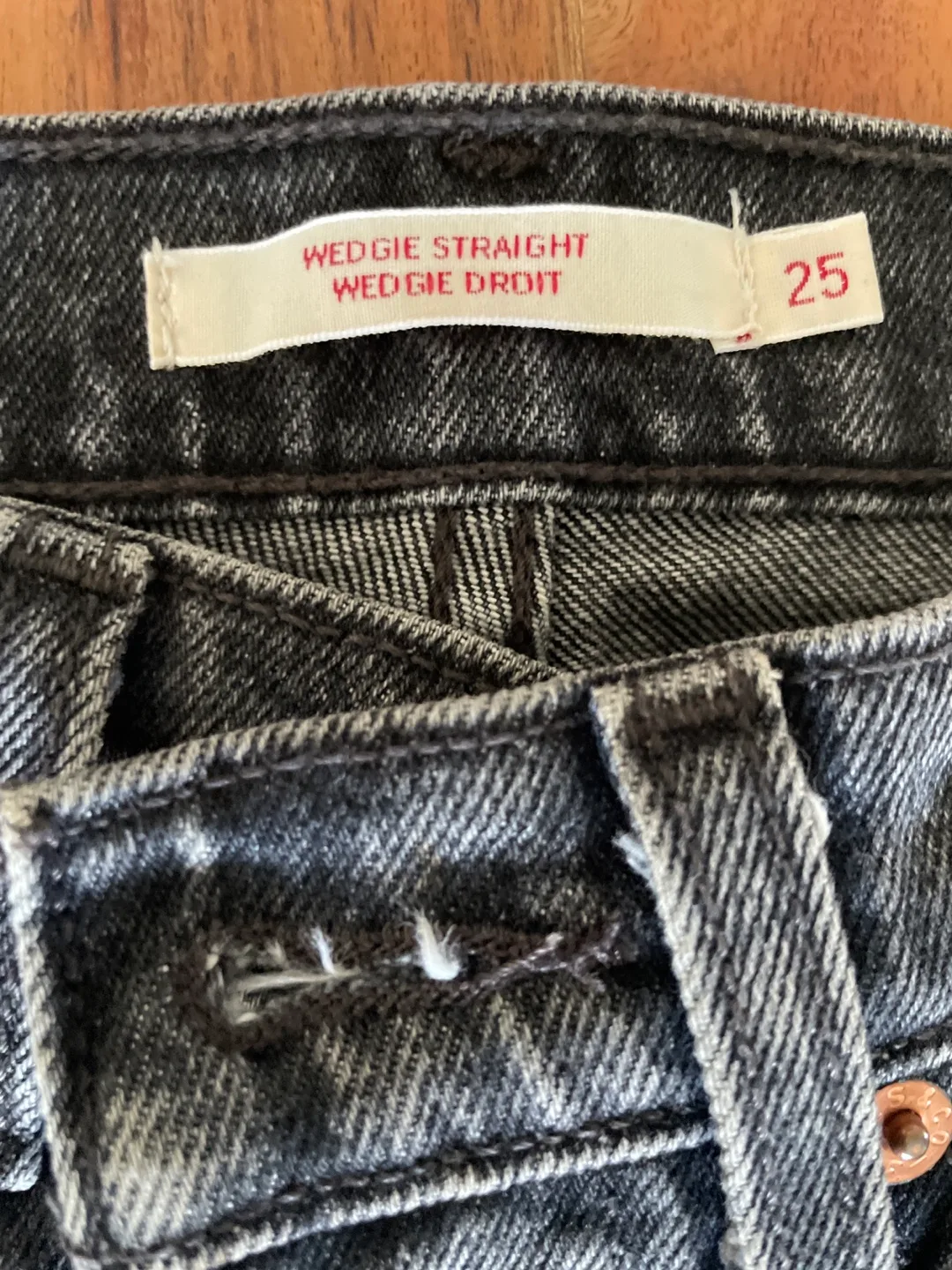 Levi's Wedgie Straight Jeans - Size 25 image indicator(2)