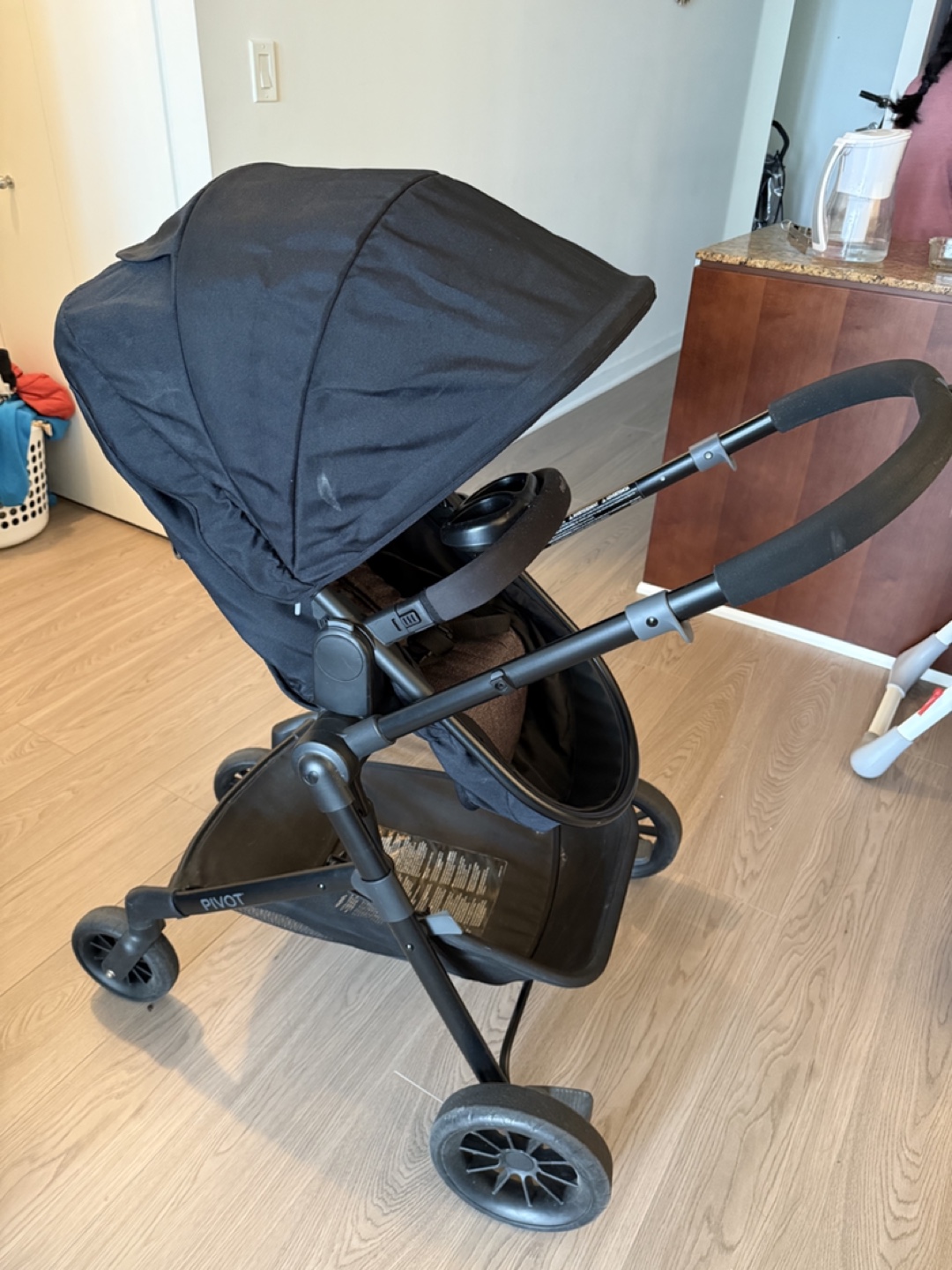 Evenflo Pivot Stroller - Black - photo 2