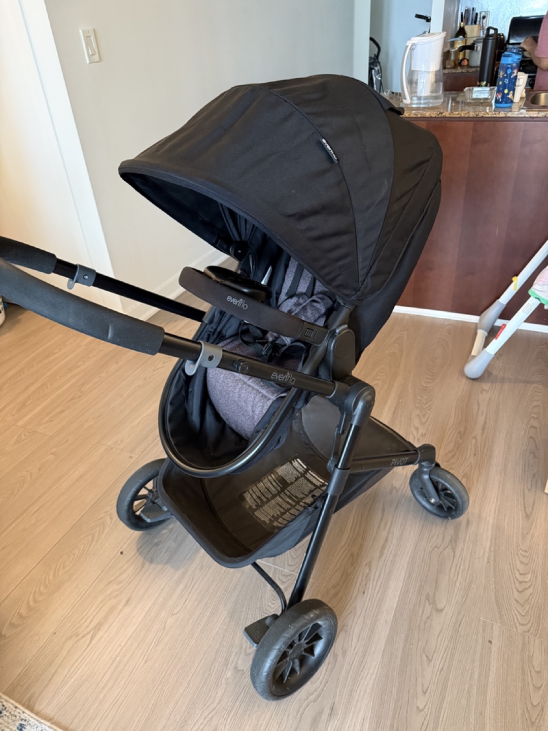 Evenflo Pivot Stroller - Black - photo 3