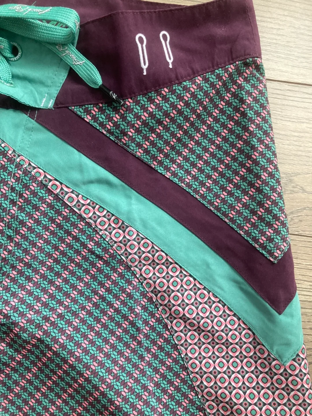 Beach Rays Men's Size 32 Geometric Pattern Board Shorts image indicator(2)