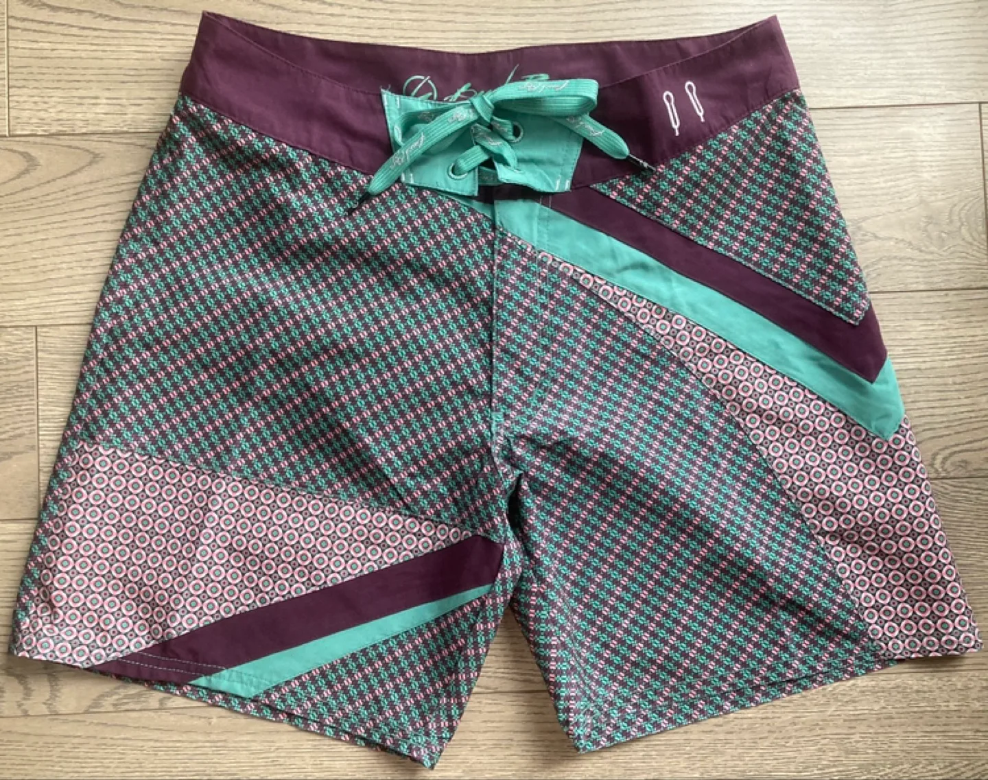 Beach Rays Men's Size 32 Geometric Pattern Board Shorts thumbnail