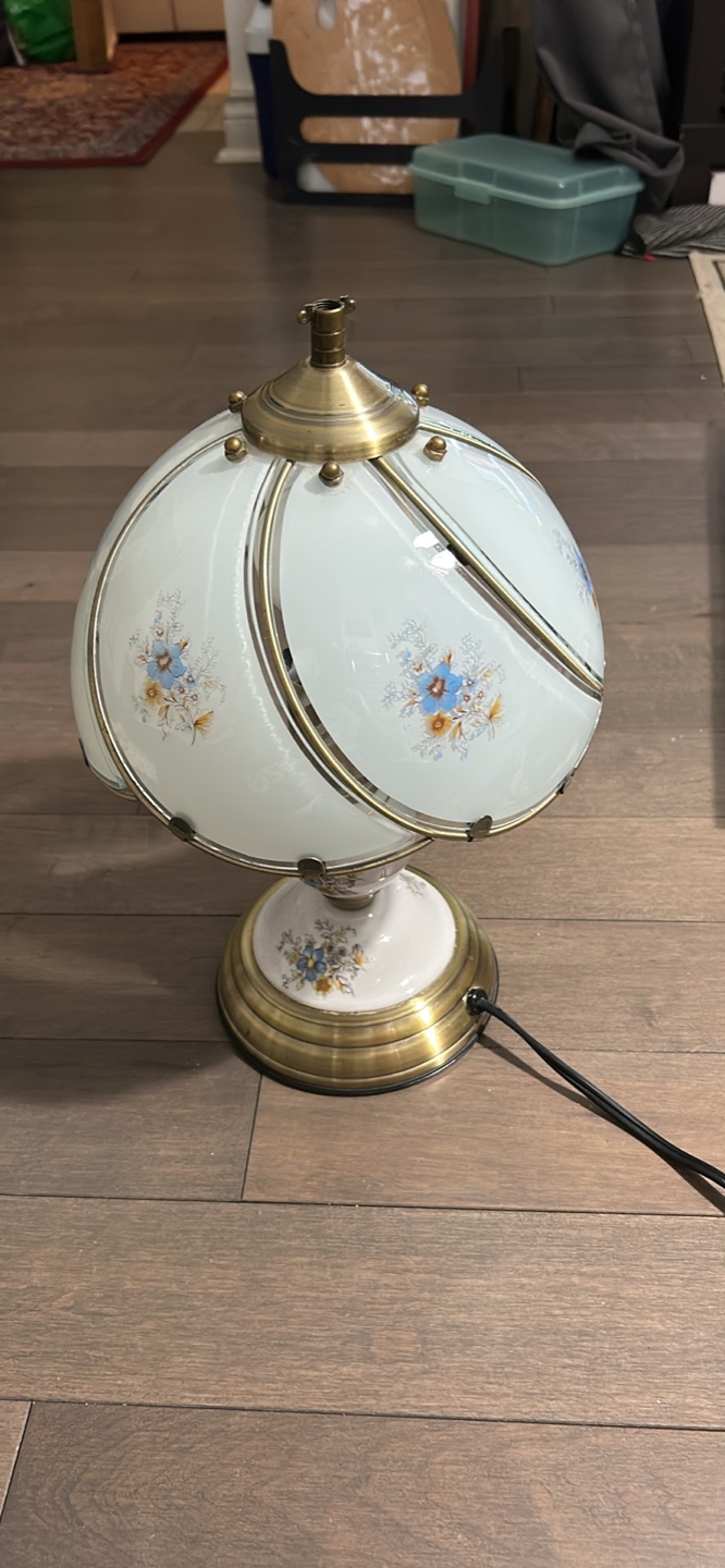 Vintage Floral Table Lamp - photo 2