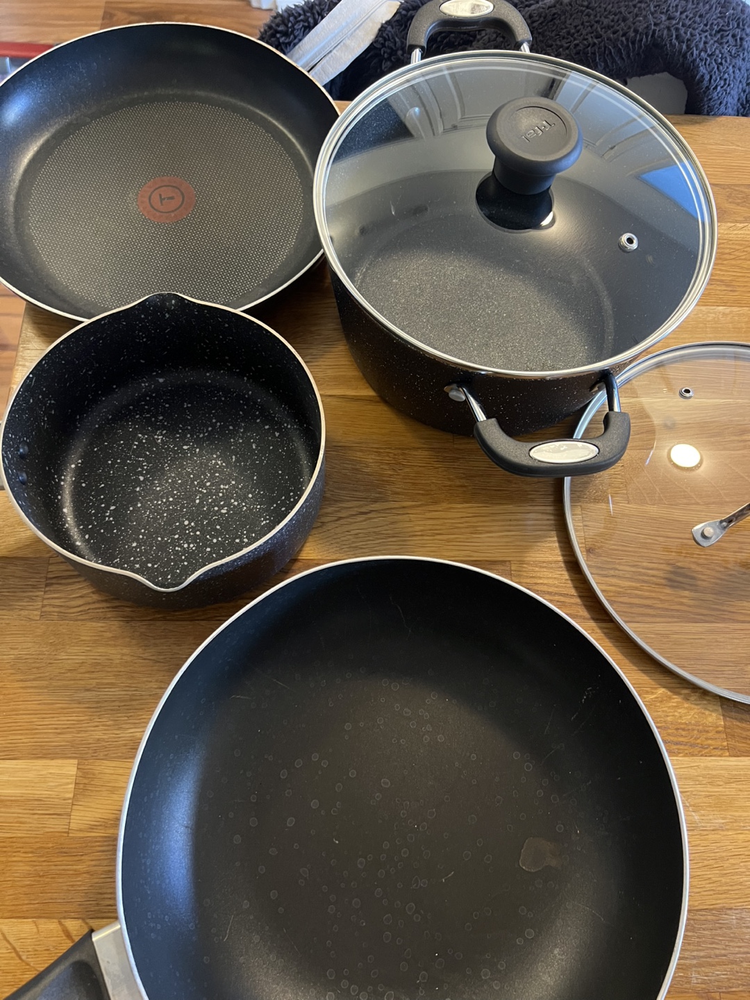 5-Piece Cookware Seta with additional 3  Glass Lids