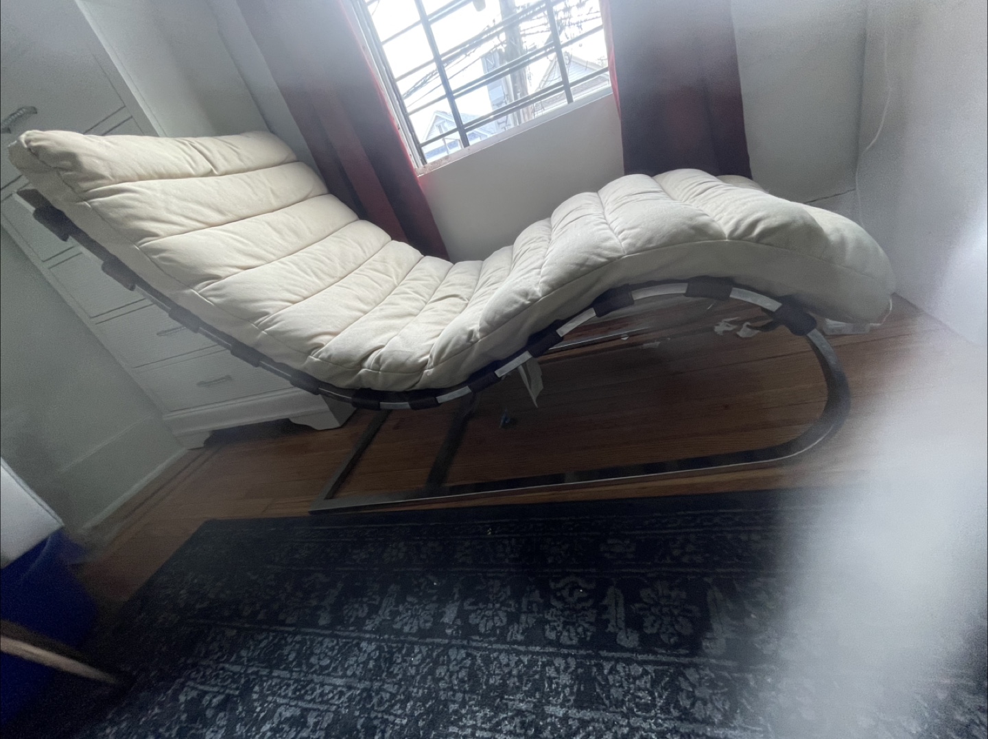 Modern Chaise Lounge