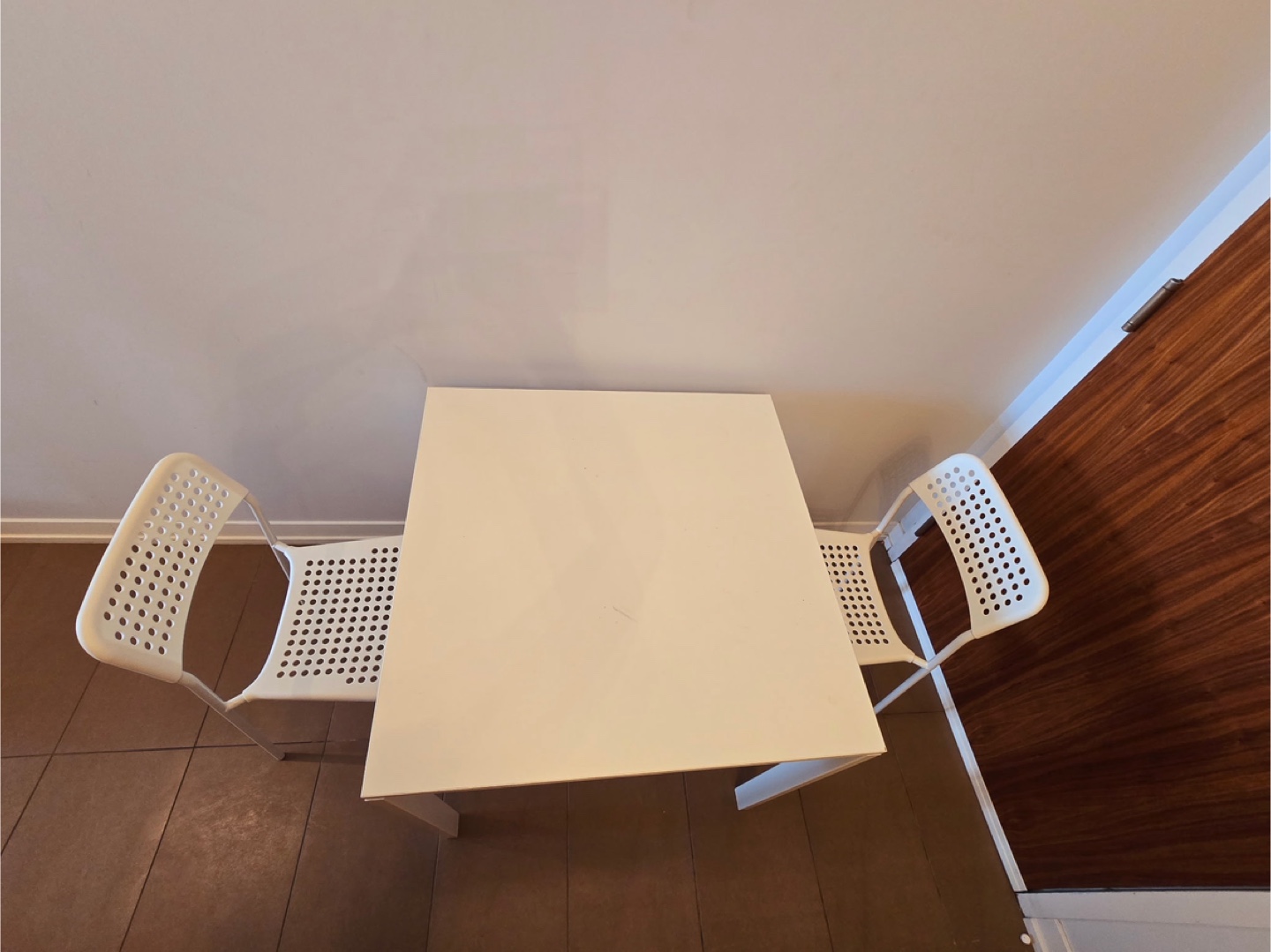 White Table and Two Chairs Set - photo 2