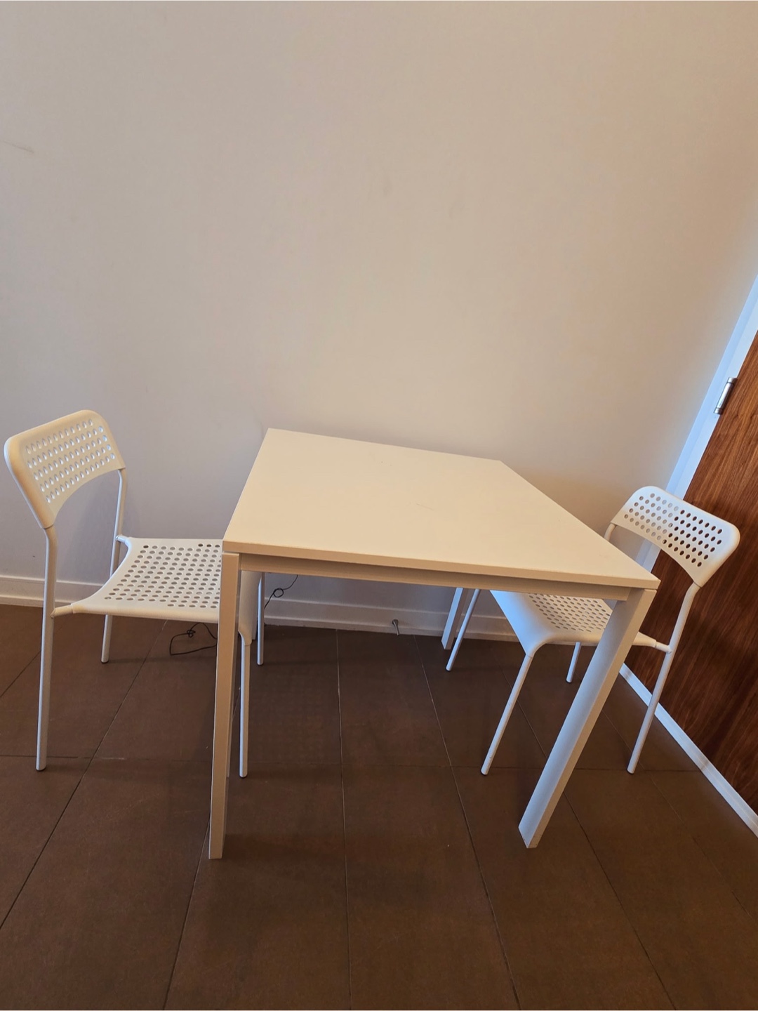 White Table and Two Chairs Set - photo 4