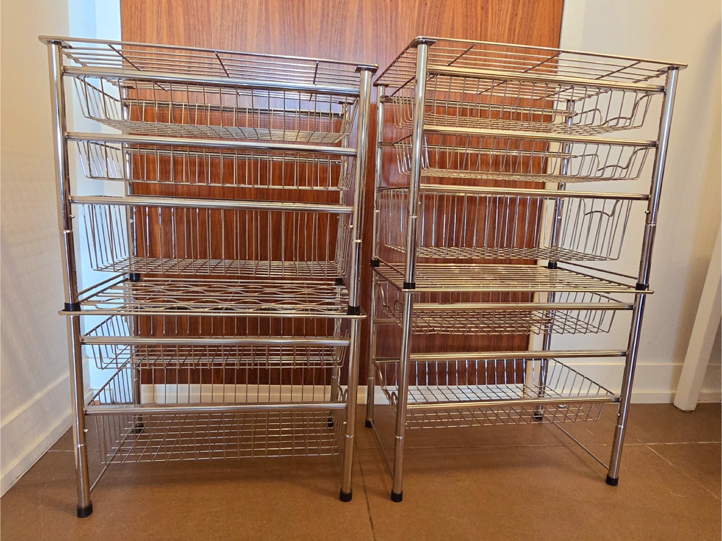 Chrome wire shelving units - photo 5
