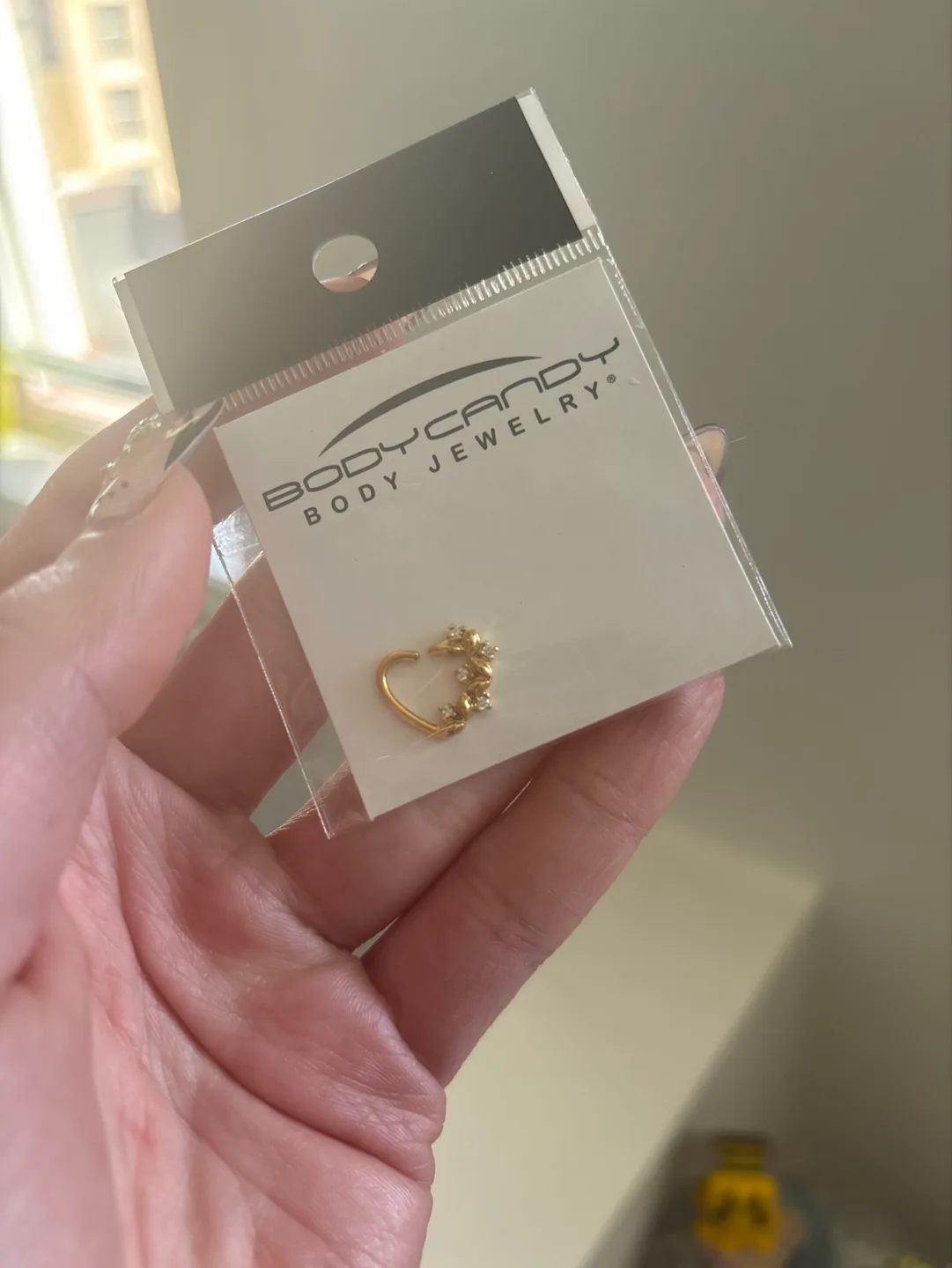 Body Candy Gold Leafy Heart Daith Earring thumbnail