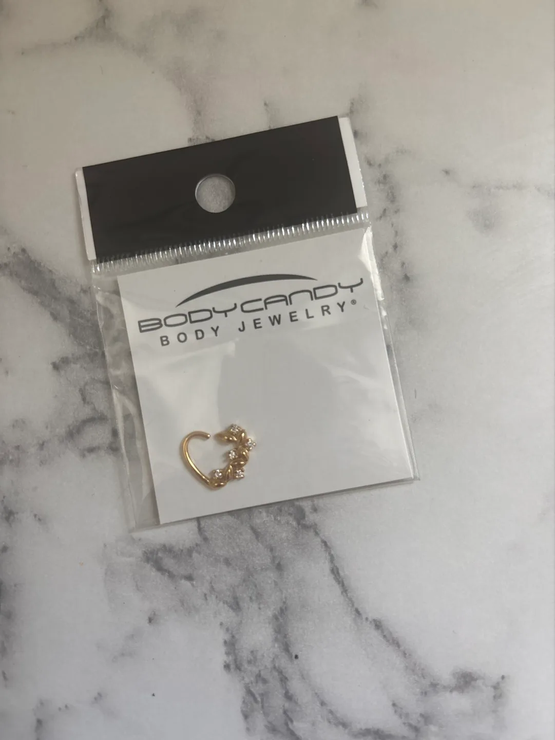 Body Candy Gold Leafy Heart Daith Earring image indicator(2)