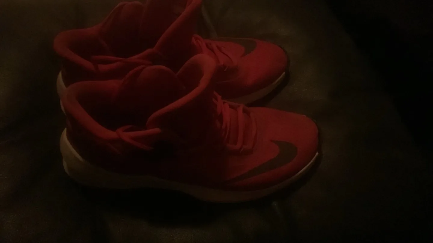 Nike Infuriate Red Shoes image indicator(3)