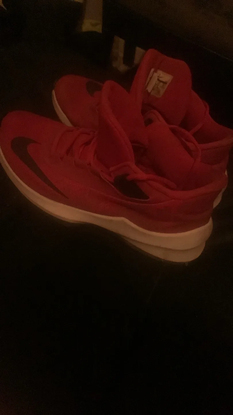 Nike Infuriate Red Shoes image indicator(2)