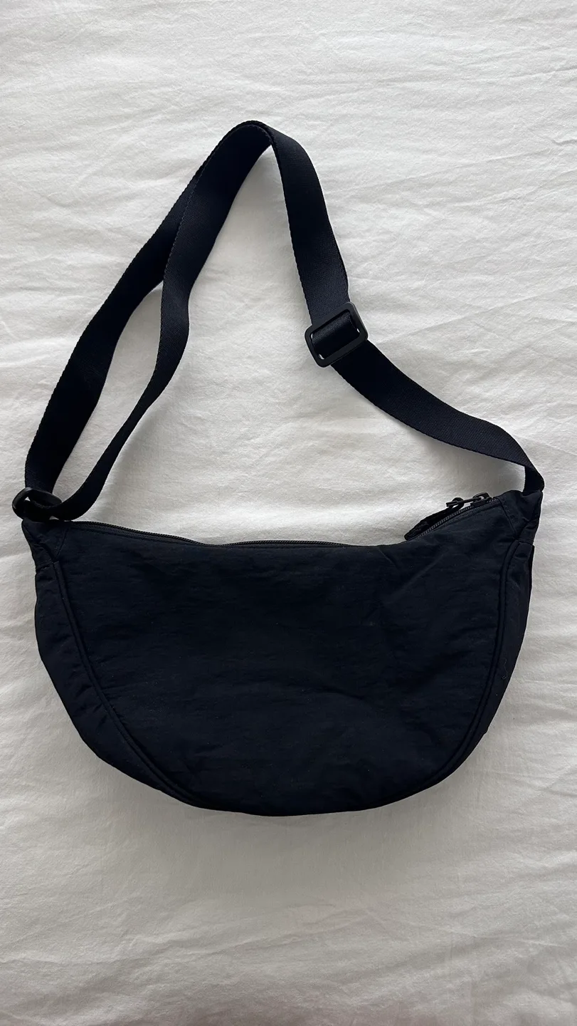 Uniqlo Black Fanny Pack image indicator(2)