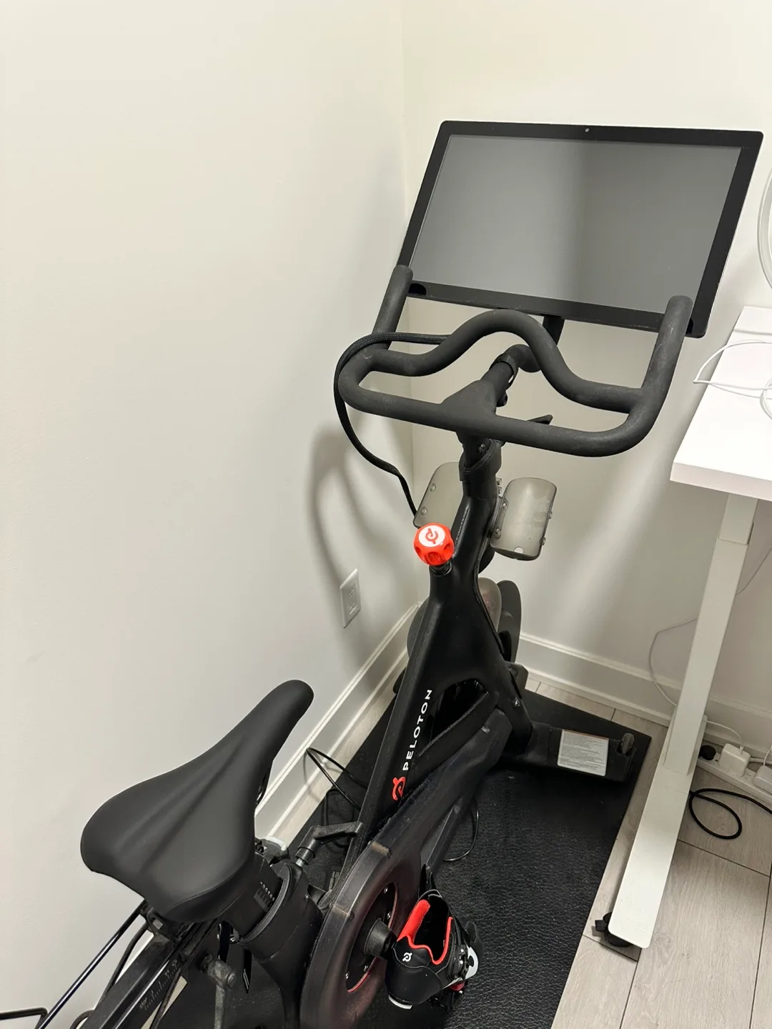 Selling Peloton bike in excellent condition image indicator(3)