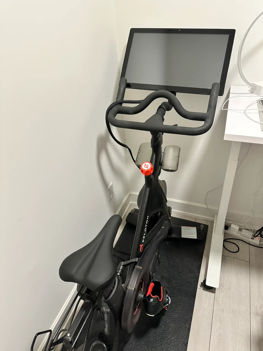 Selling Peloton bike in excellent condition image indicator(2)