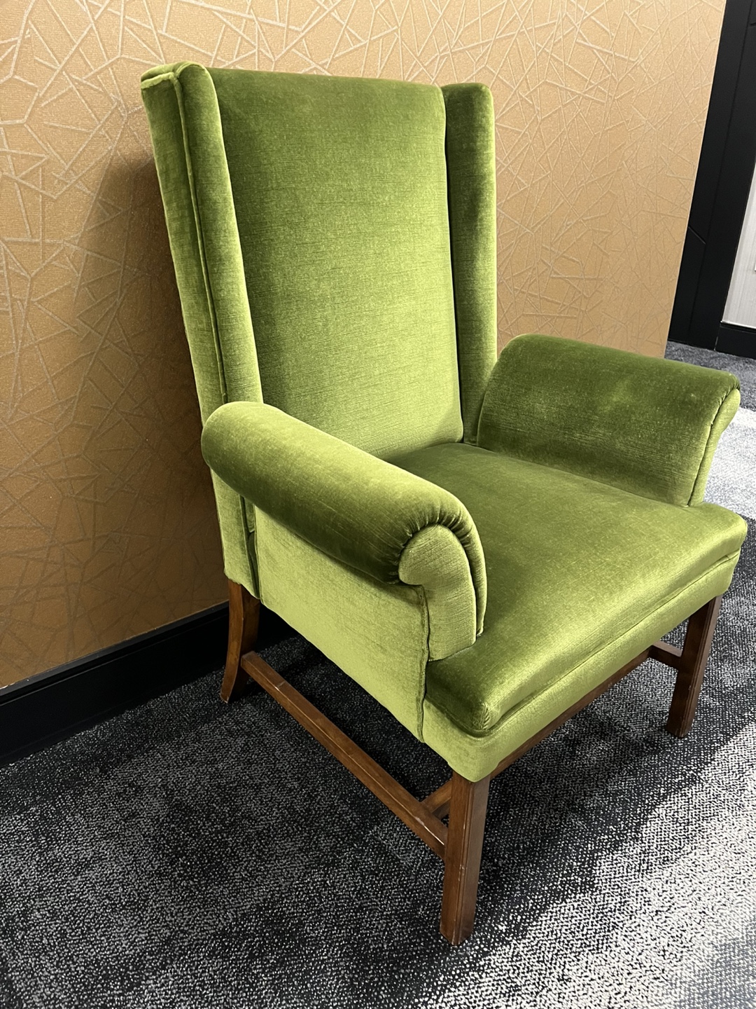 Vintage Green Velvet Armchair in pristine condition - photo 4