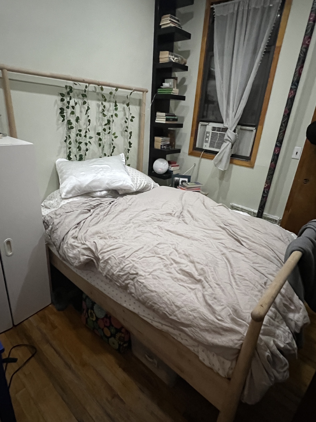 Tall Modern Wooden Bedframe (Full/Double)