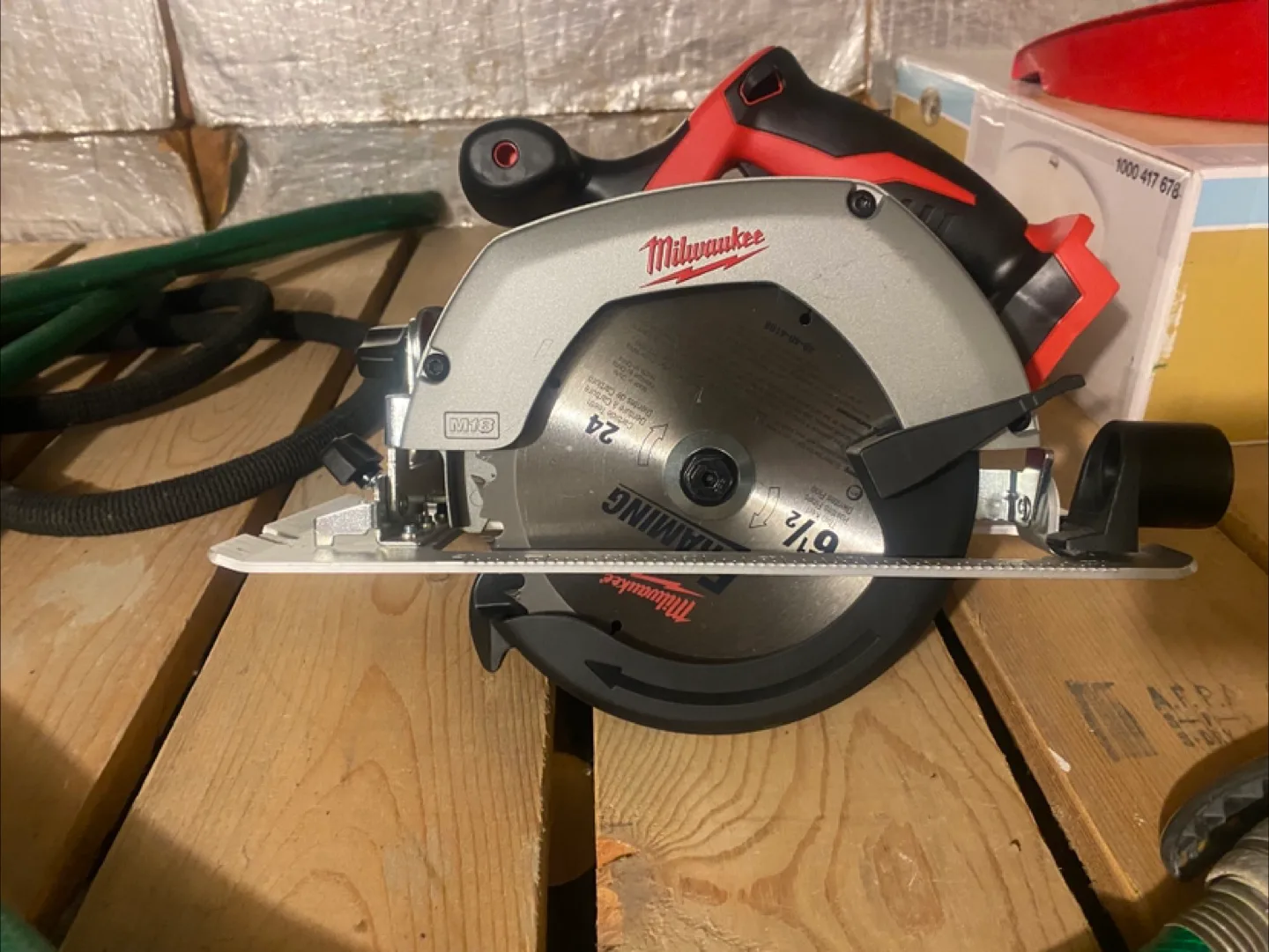 Milwaukee 6-1/2" Cordless Circular Saw thumbnail