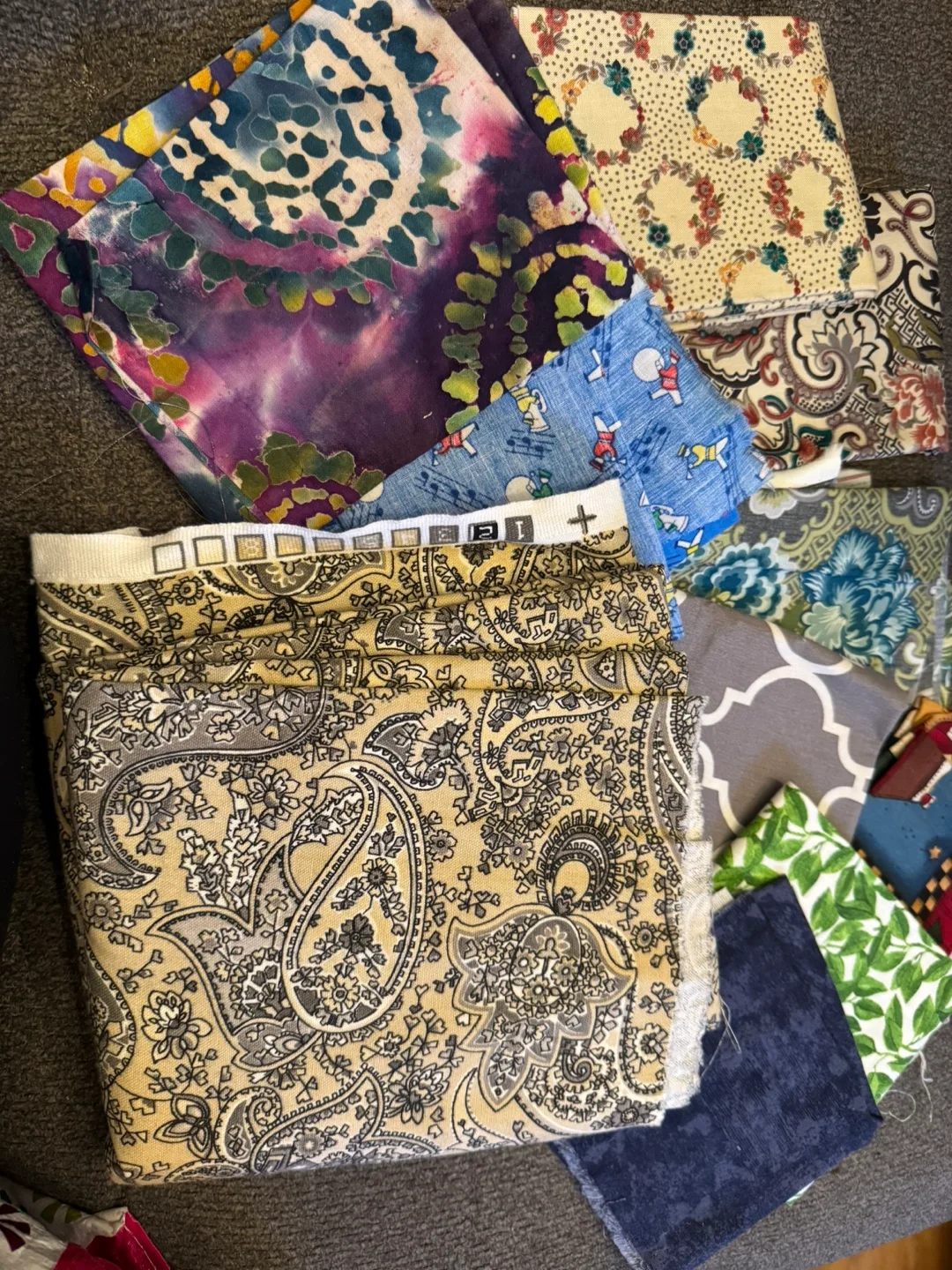 Craft Supplies Lot: Scissors, Fabrics, Flowers, and More! image indicator(7)