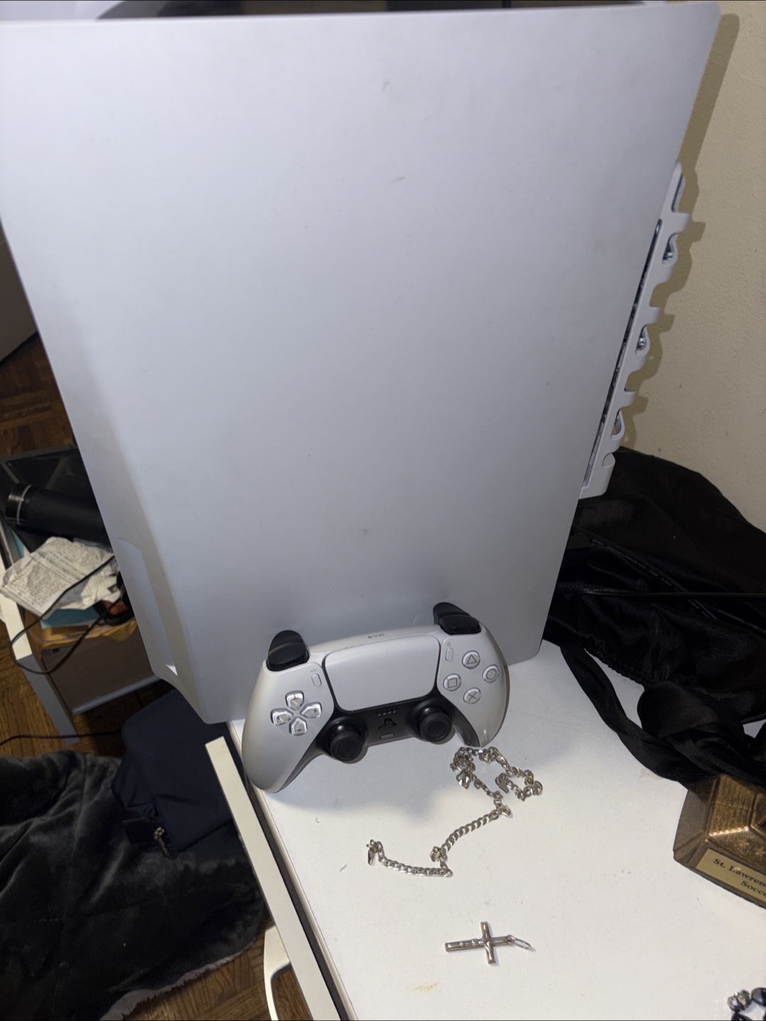 Ps5 with controller 1 game hdmi and power cables - photo 2